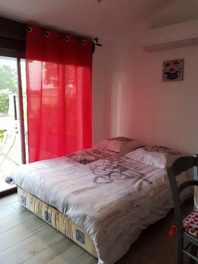 Gite Les Coquelicots Lédenon Kültér fotó